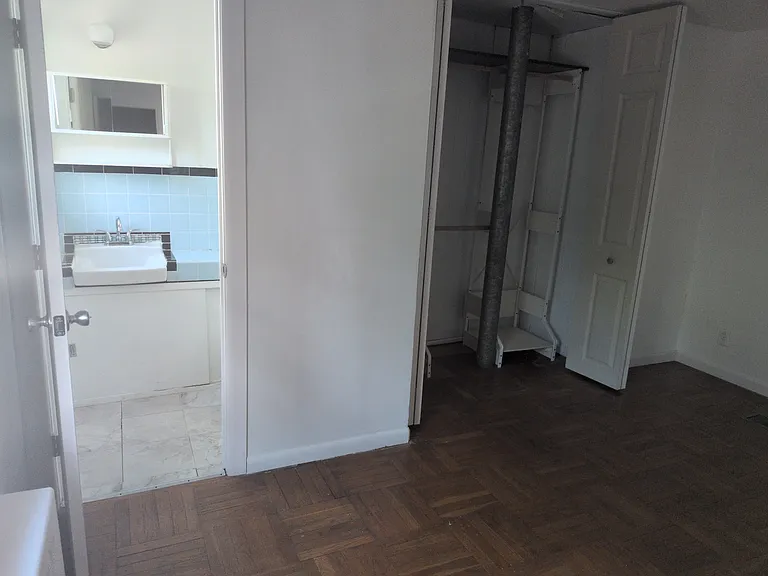 902 Woodlawn Ave — Photo 17