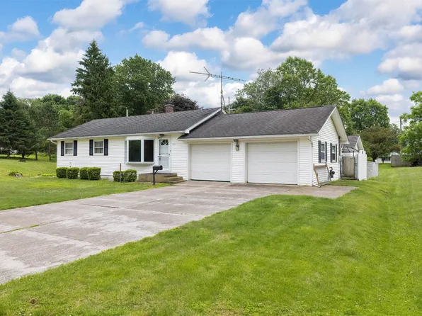 205 W 4th St, Waterford, PA 16441