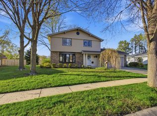5782 Rustic Ln, Greendale, WI 53129