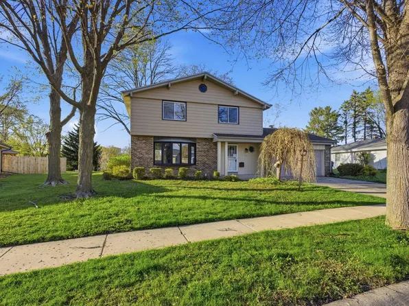 5782 Rustic LANE, Greendale, WI 53129