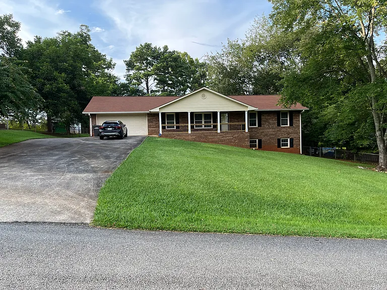 18 Oakdale Dr — Photo 9