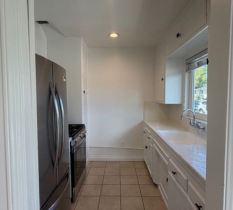 5th image of 3874 Lamont St