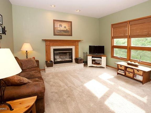 5th image of 252 Westchester Way