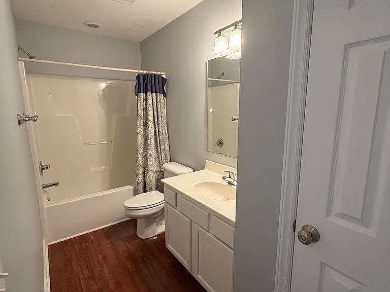106 Boston Hbr — Photo 21
