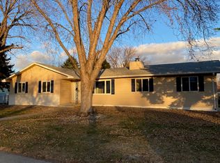 1133 Orange Rd, Grand Island, NE 68801