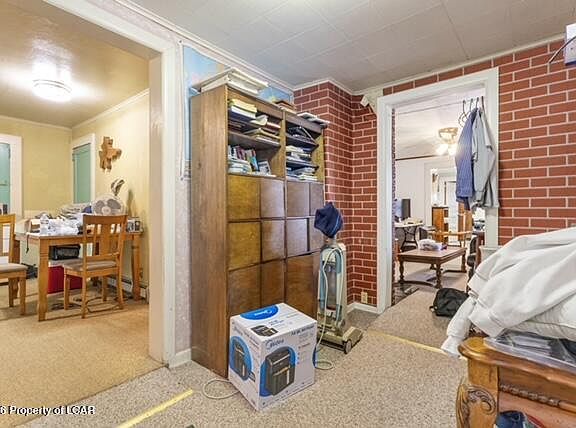 4th image of 128 Franklin St