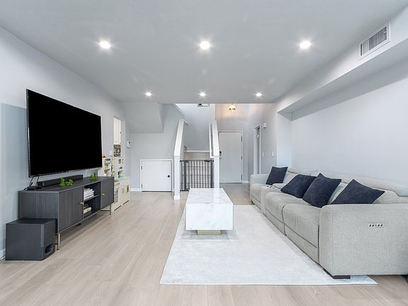4th image of 4675 Willis Ave Unit 307