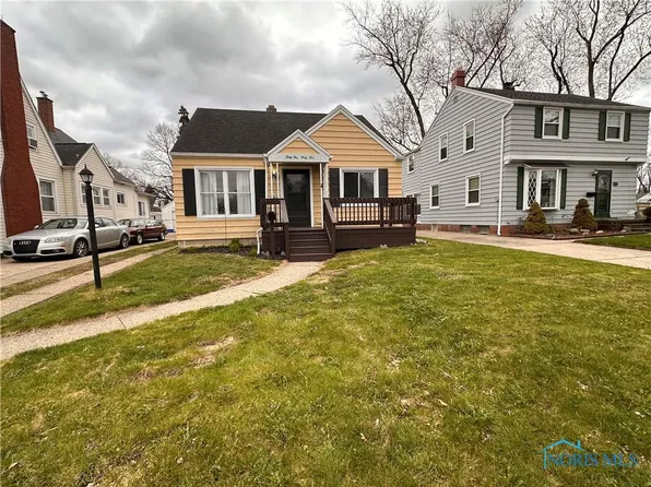 3145 Strathmoor Ave, Toledo, OH 43614