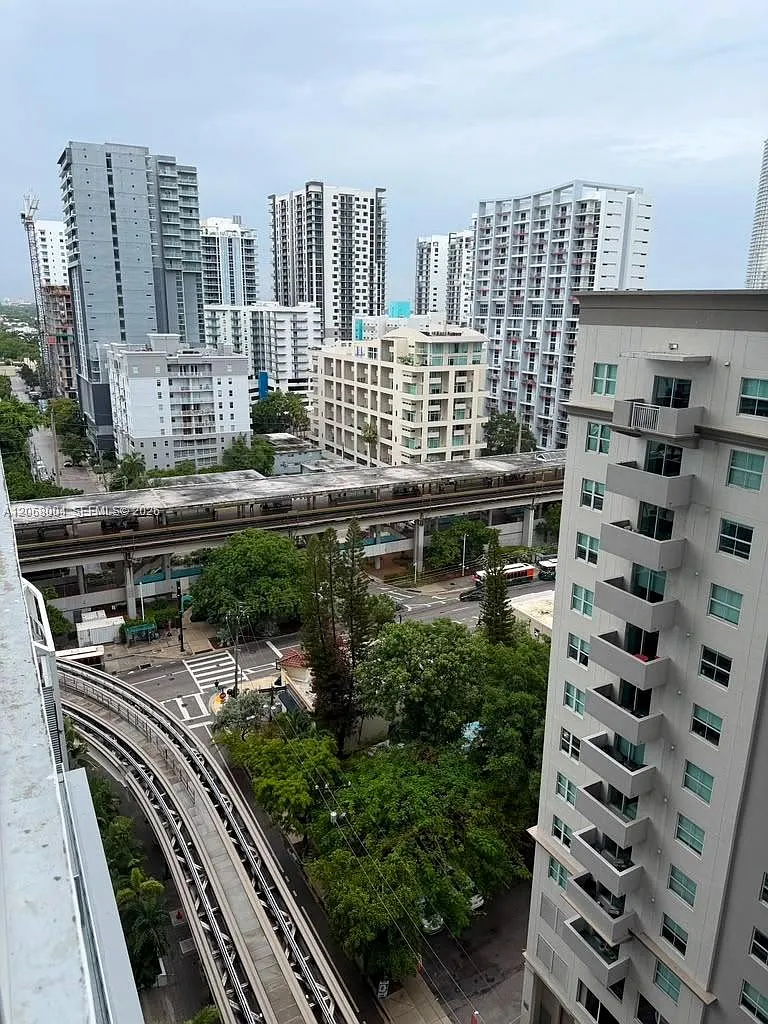 The Axis On Brickell Ii C — Photo 1
