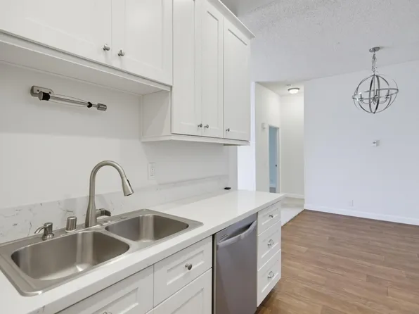8310 Regents Rd Unit 2A, San Diego, CA 92122