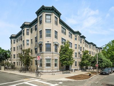 1427 Commonwealth Ave APT 201, Brighton, MA, 02135
