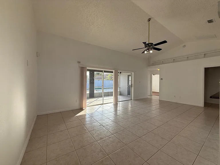 2670 Oak Run Blvd — Photo 7