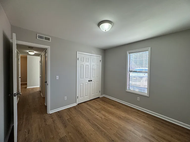 514 Brookside Ct — Photo 6