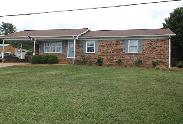 1st image of 304 College Ave