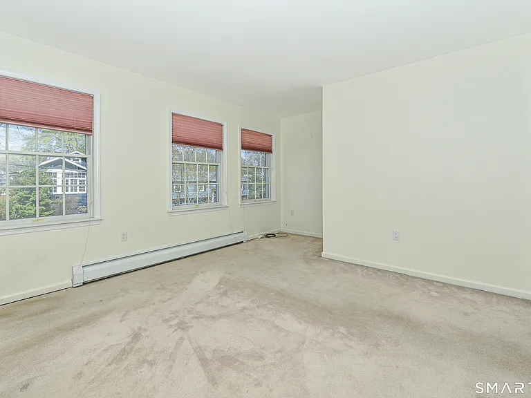 5 Moody Ave — Photo 15