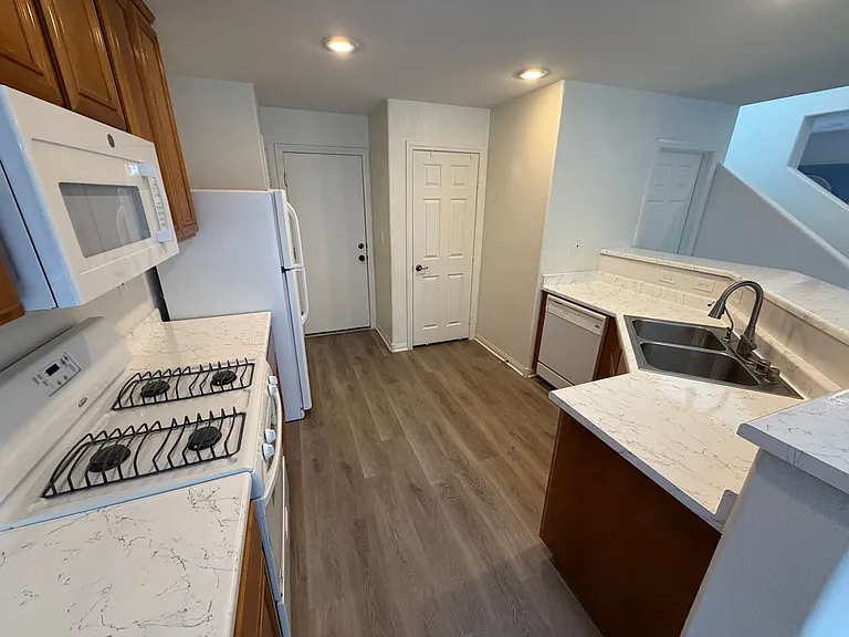 9272 Weeping Water Ave — Photo 5