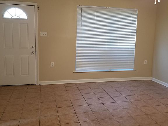 4th image of 8500 Hayne Blvd