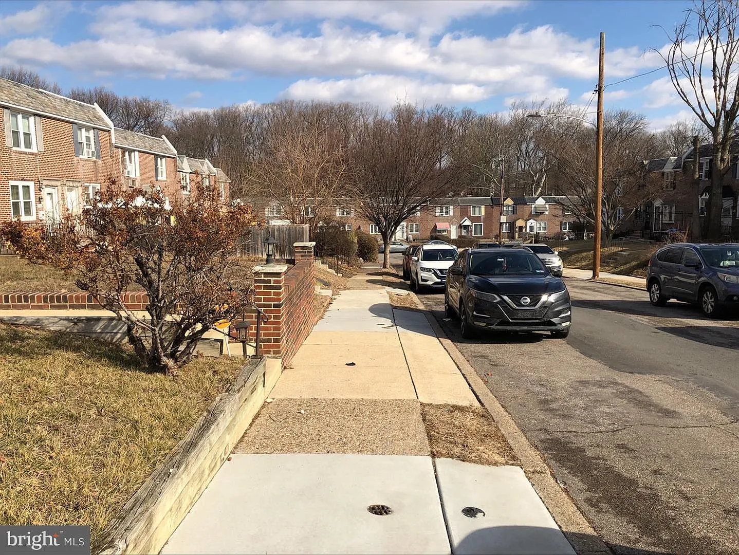 Renovated 2-Story Townhouse 3-Bedroom + 4th, Parking — Photo 3