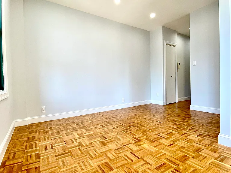 501 E 78th St #3C — Photo 6