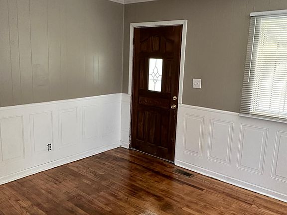 4th image of 1820 Unaka Ave E