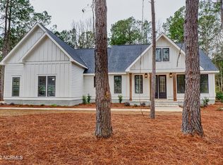 218 Hydrangea Ln, Hampstead, NC 28443