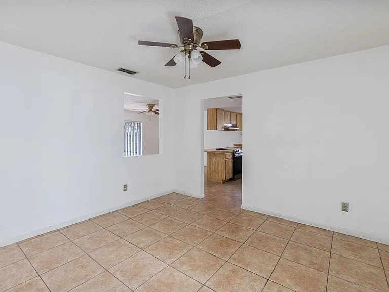 14907 Coldwater Ln — Photo 5