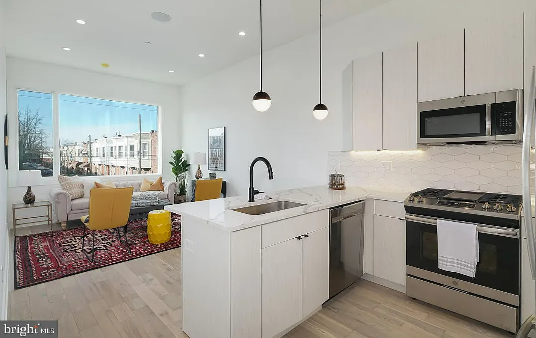 1 bed, 600 sqft, $1,399 — Photo 1
