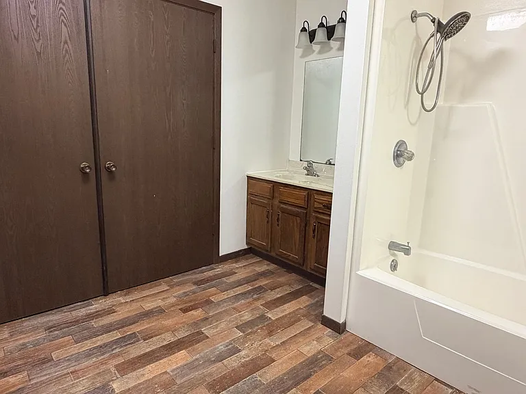 253 S Ridge St — Photo 8