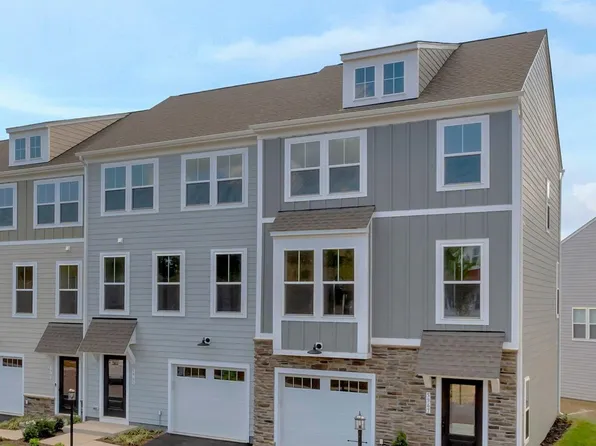 5967 Cling Ln, Crozet, VA 22932