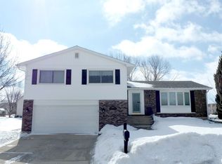 1441 Brookwood Cir, Algonquin, IL 60102