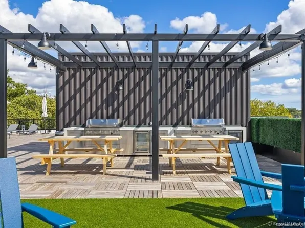 10A Willard Rd #206, Norwalk, CT 06851