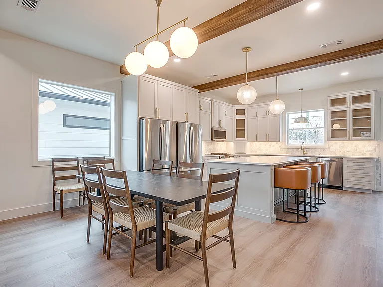 2705 Gordon Ave — Photo 6