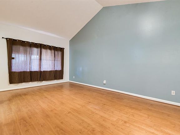 5th image of 2574 Marilee Ln APT 27