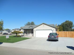 1110 S Bonneville Dr, Nampa, ID 83686