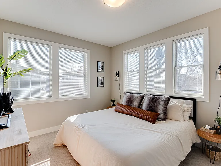 140 Dale St N — Photo 3