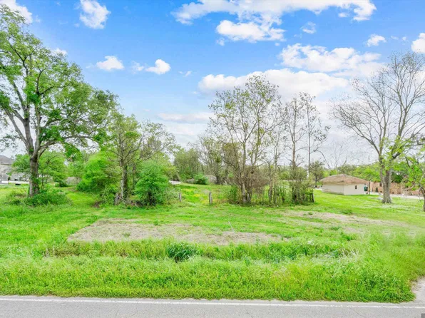 5726 Flynn Rd, Port Allen, LA 70767