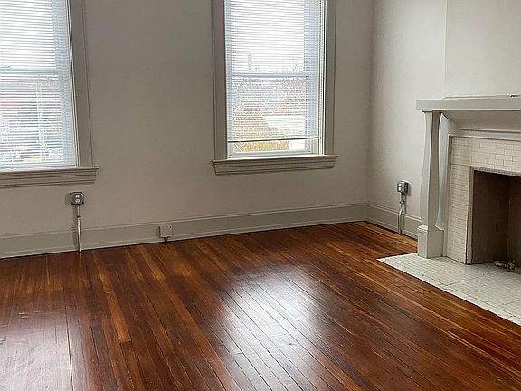 3rd image of 5906 Hamilton Ave #401