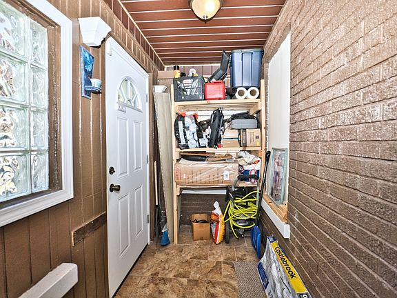 3rd image of 407 S 22nd Ave