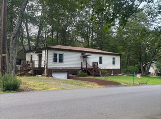5007 Holiday Dr, Pocono Summit, PA 18346