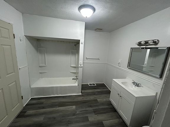 4th image of 2631 N Missouri Ave