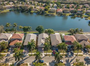 3800 Woodfield Dr, Coconut Creek, FL 33073
