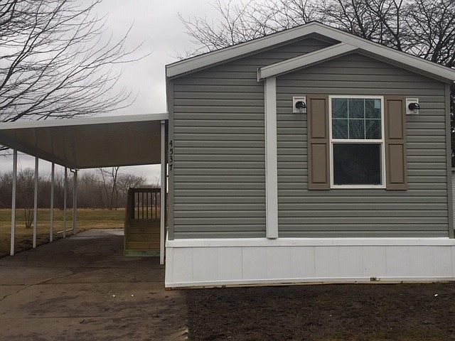1st image of 4537 Ashwood Dr W