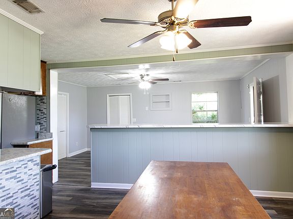 5th image of 136 Morris Dr