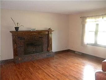 4th image of 2408 Frances Ave