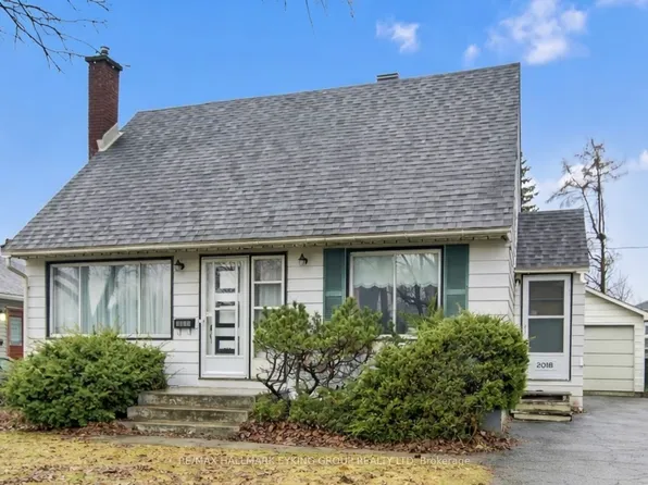 2018 Olympia Cres, Ottawa, ON K1G 2B4