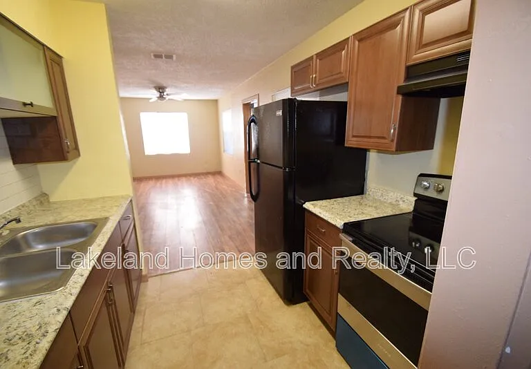 522 Oakland Rd — Photo 6