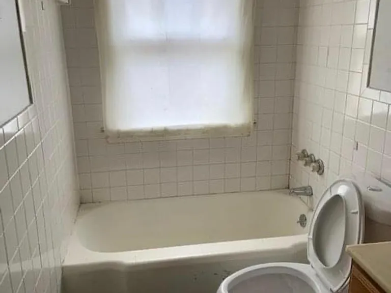 1728 E Locust St — Photo 7