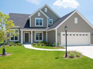 350 Indigo Dr, Port Washington, WI
