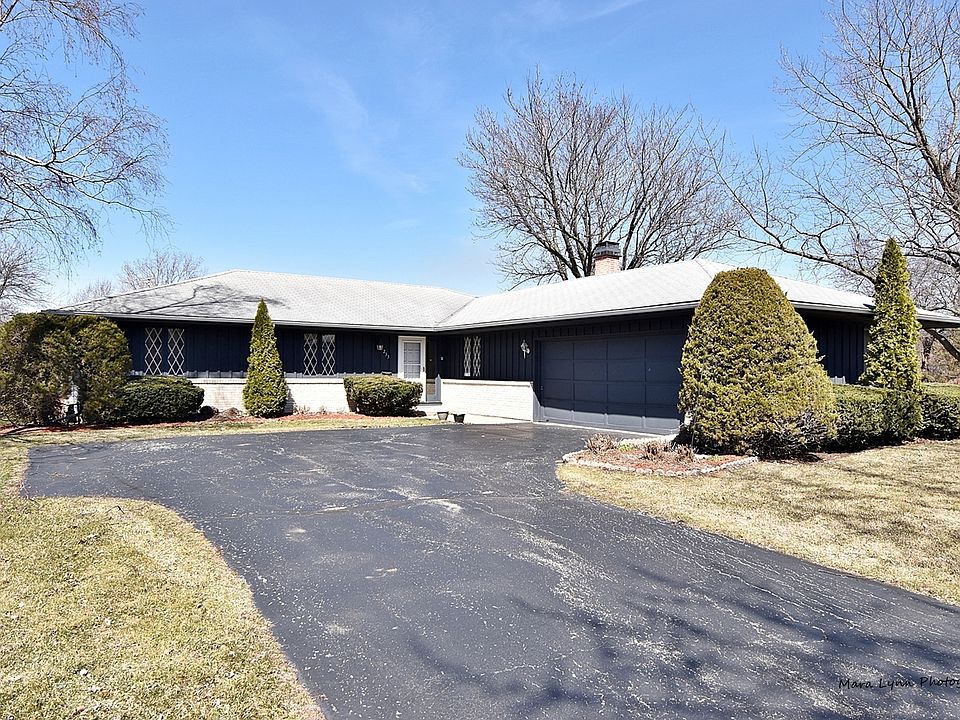 1st image of 233 Berwick Dr