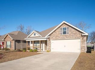 115 Savannah Ln, Bonaire, GA 31005
